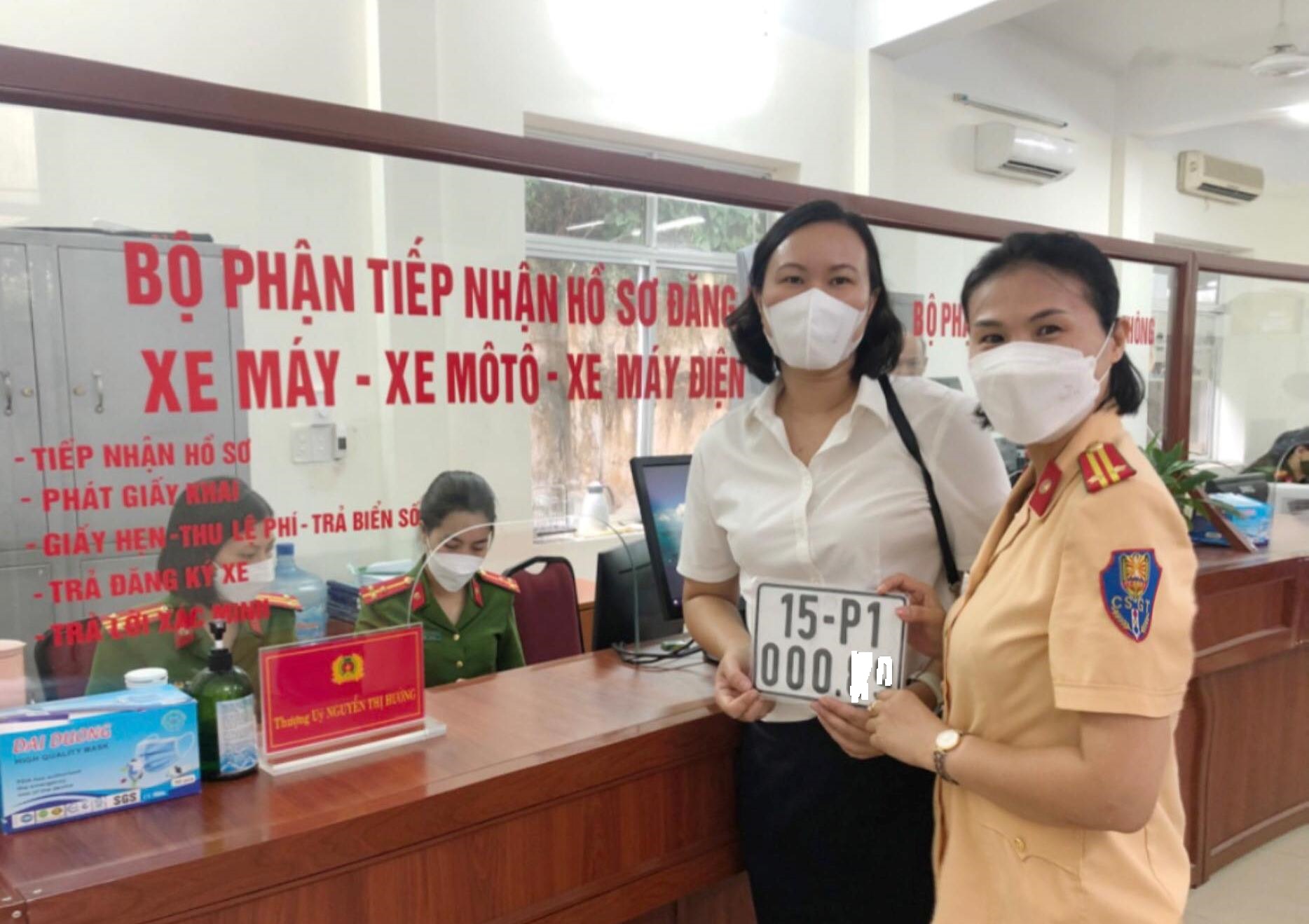 Công an quận Ngô Quyền triển khai đăng ký cấp biển số xe đối với xe mô tô và xe máy điện